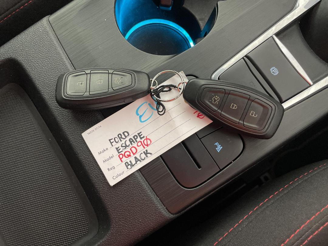 Photo '22' of Ford Escape Photo '22' of Ford Escape