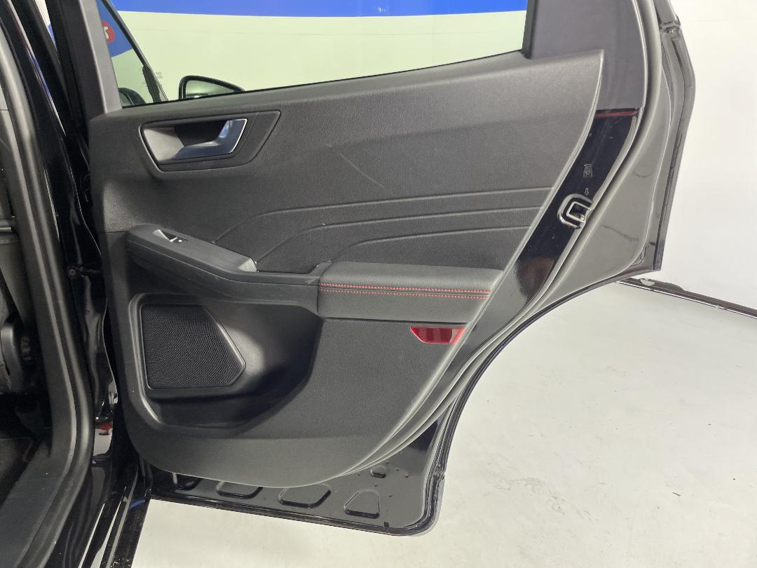 Photo '19' of Ford Escape Photo '19' of Ford Escape