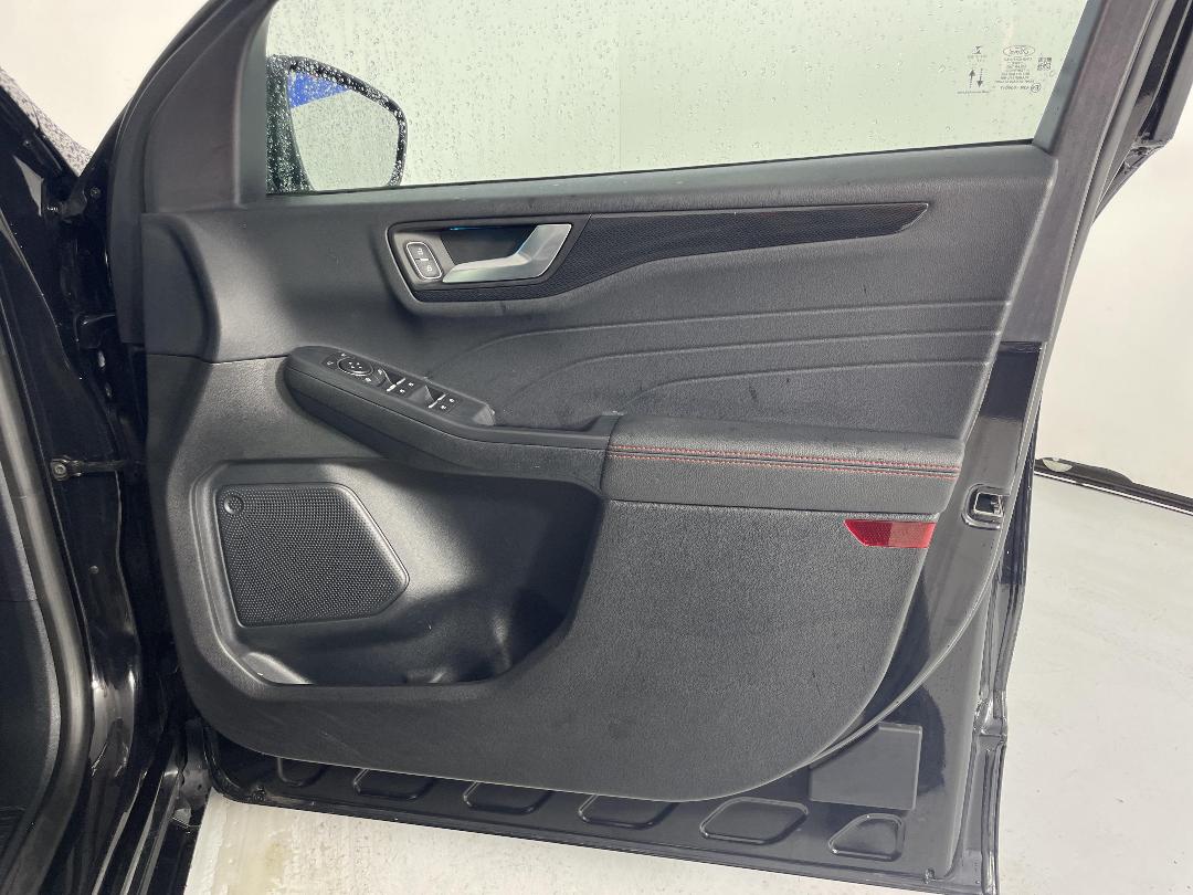 Photo '15' of Ford Escape