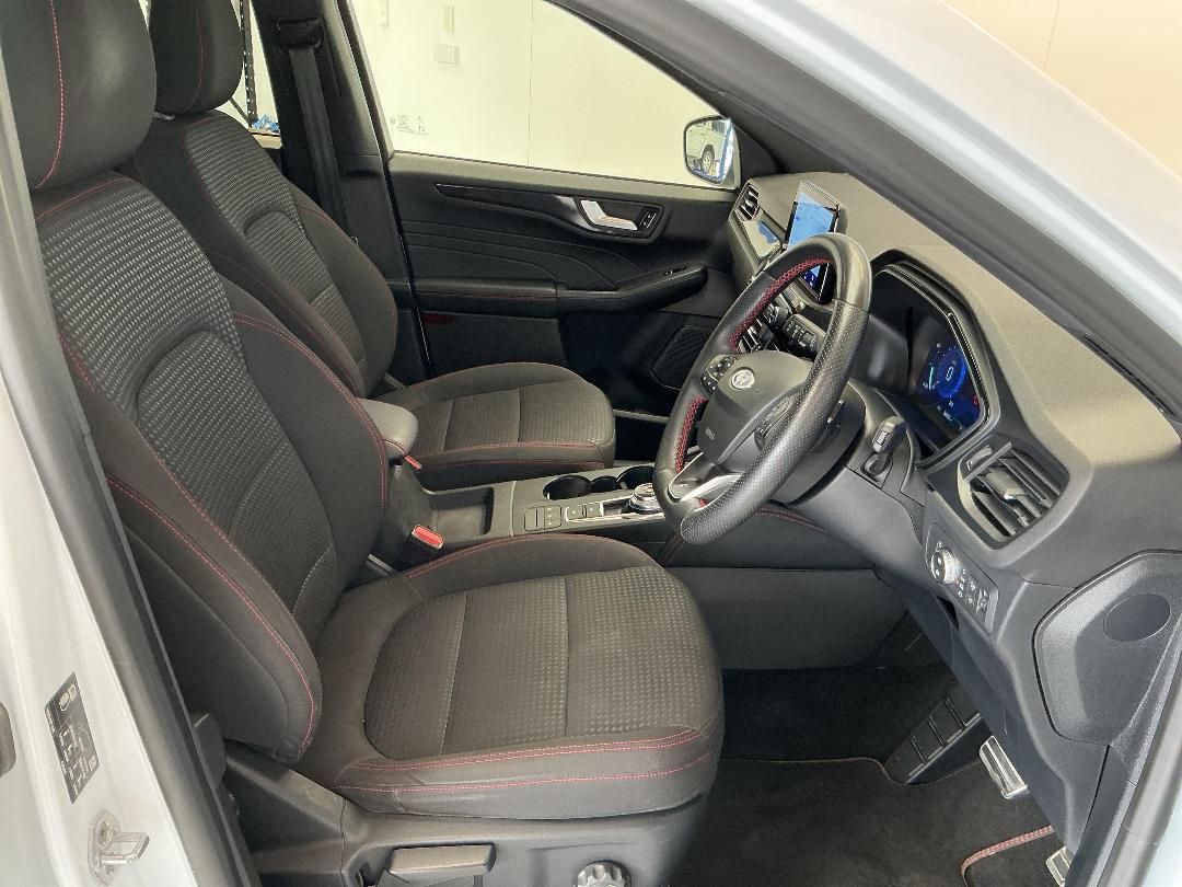 Photo '16' of Ford Escape