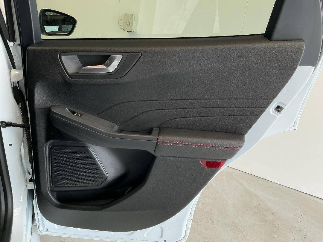 Photo '19' of Ford Escape