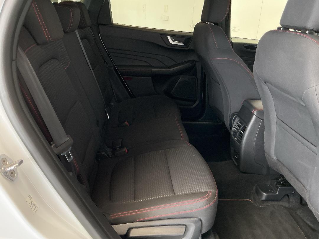 Photo '20' of Ford Escape