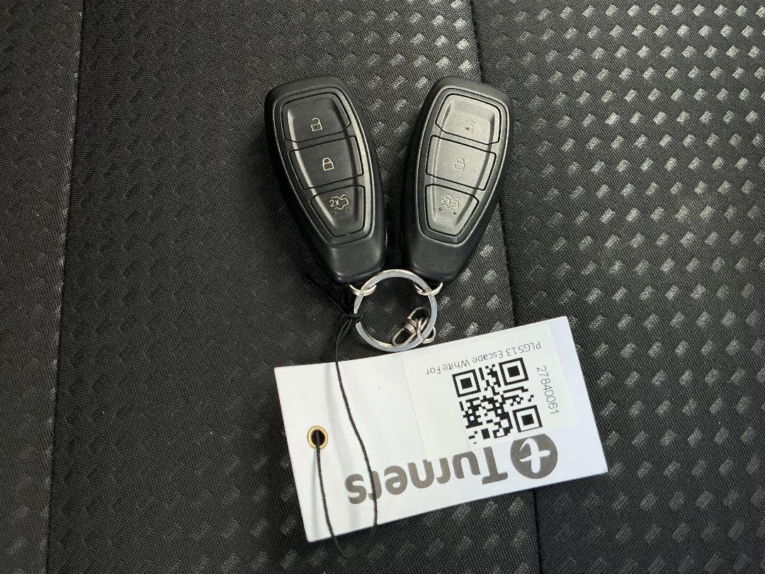 Photo '22' of Ford Escape