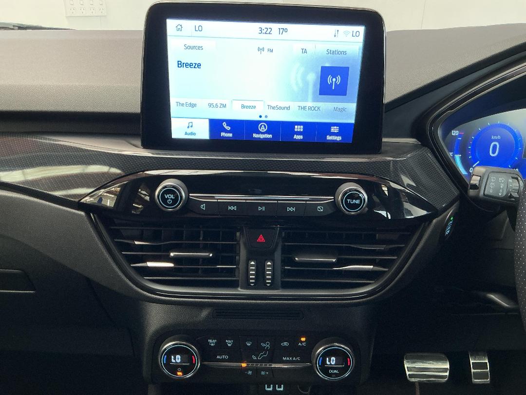 Photo '18' of Ford Escape