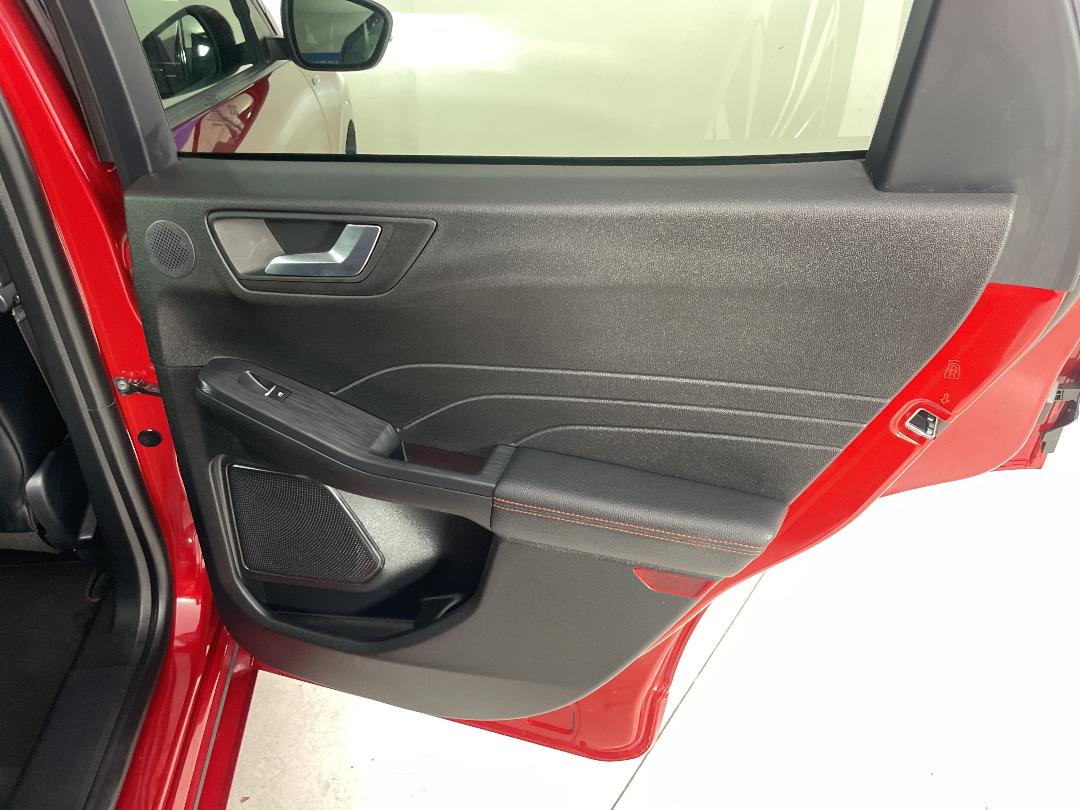 Photo '19' of Ford Escape Photo '19' of Ford Escape