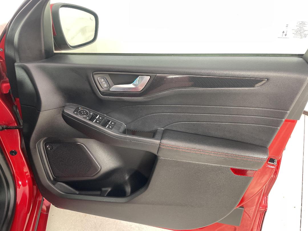 Photo '15' of Ford Escape Photo '15' of Ford Escape