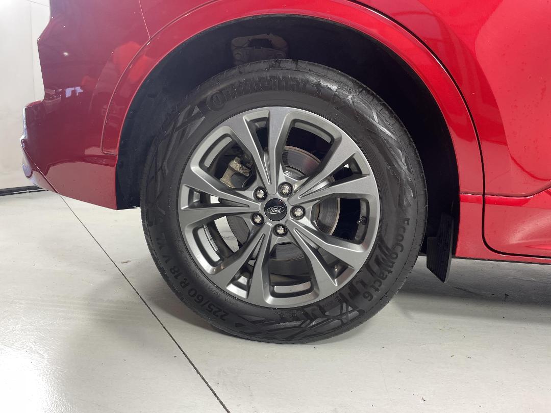 Photo '12' of Ford Escape