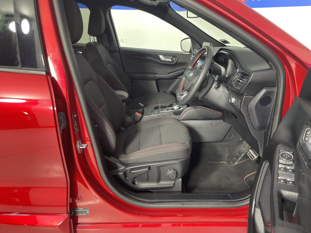 Photo '16' of Ford Escape