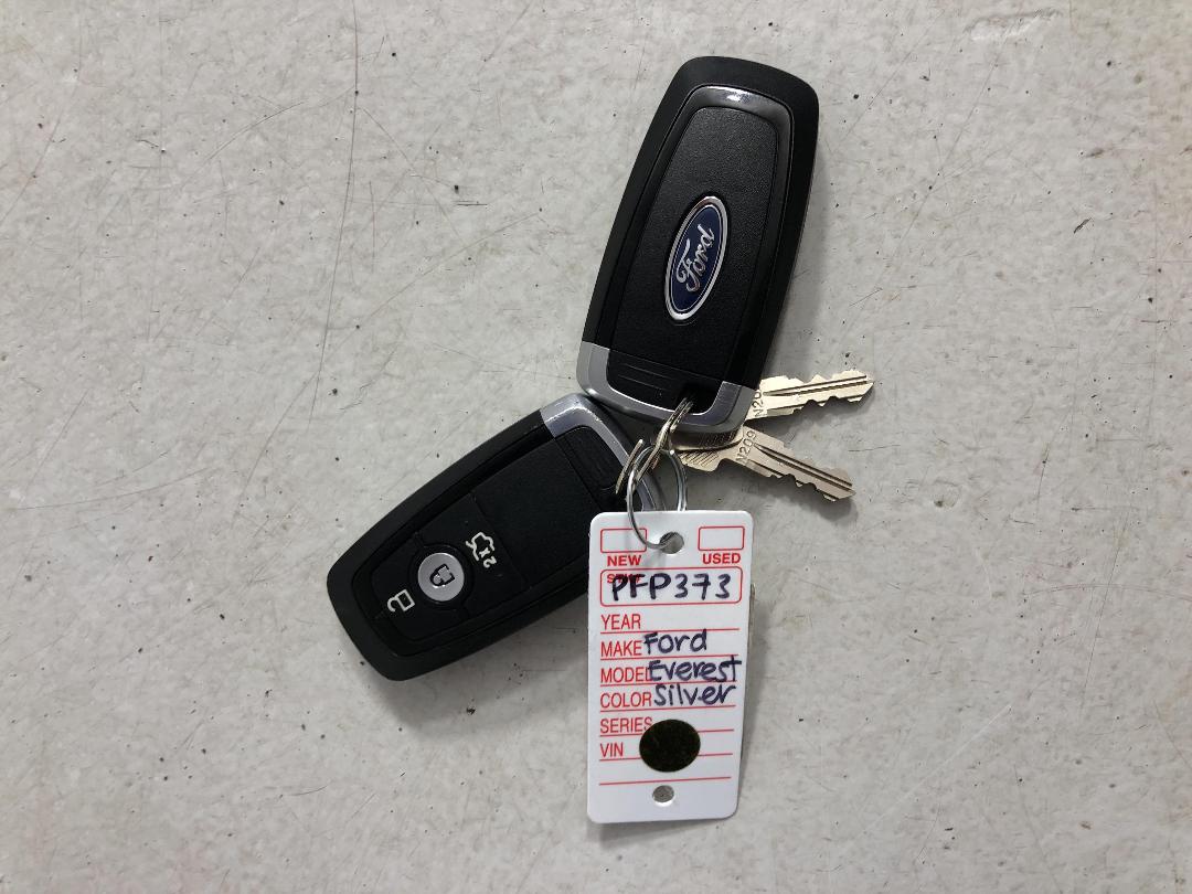 Photo '22' of Ford Everest Photo '22' of Ford Everest