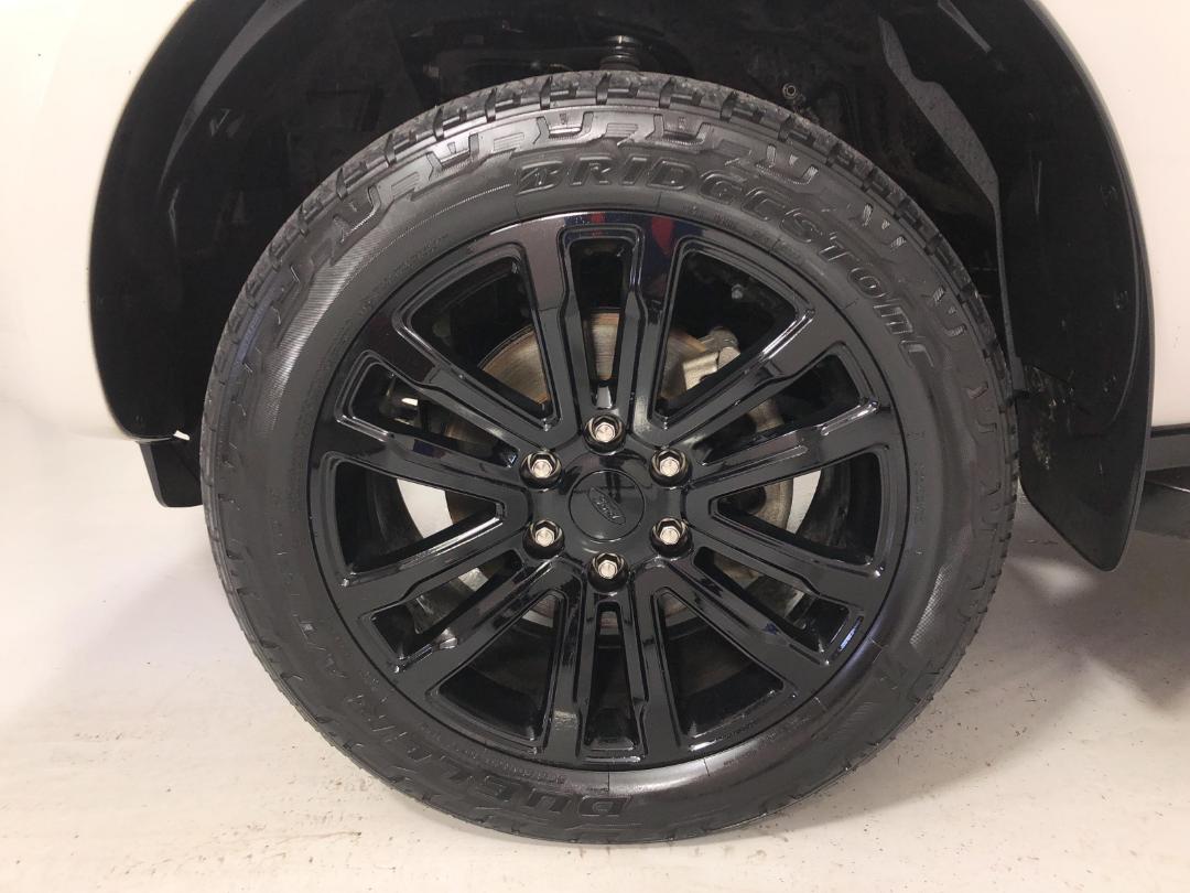 Photo '10' of Ford Everest