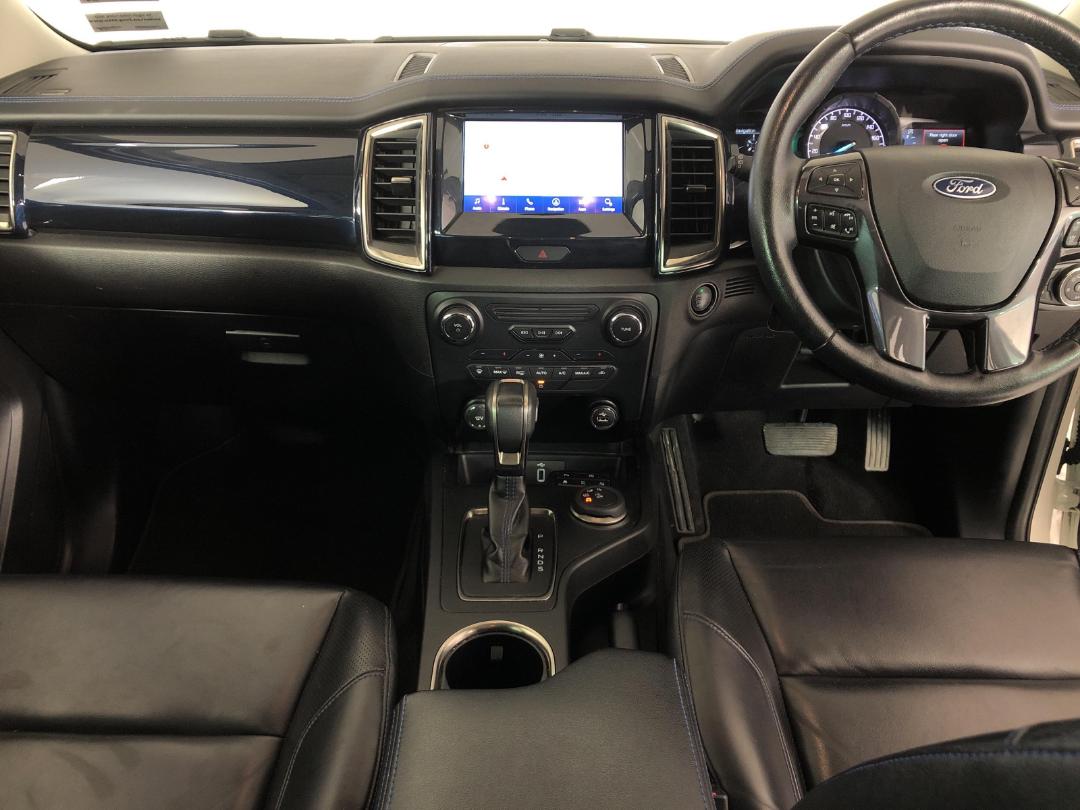 Photo '17' of Ford Everest