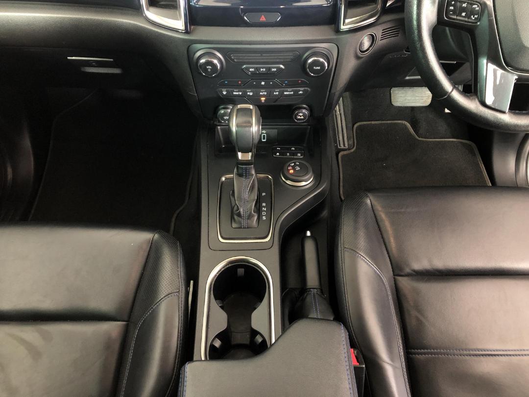 Photo '18' of Ford Everest