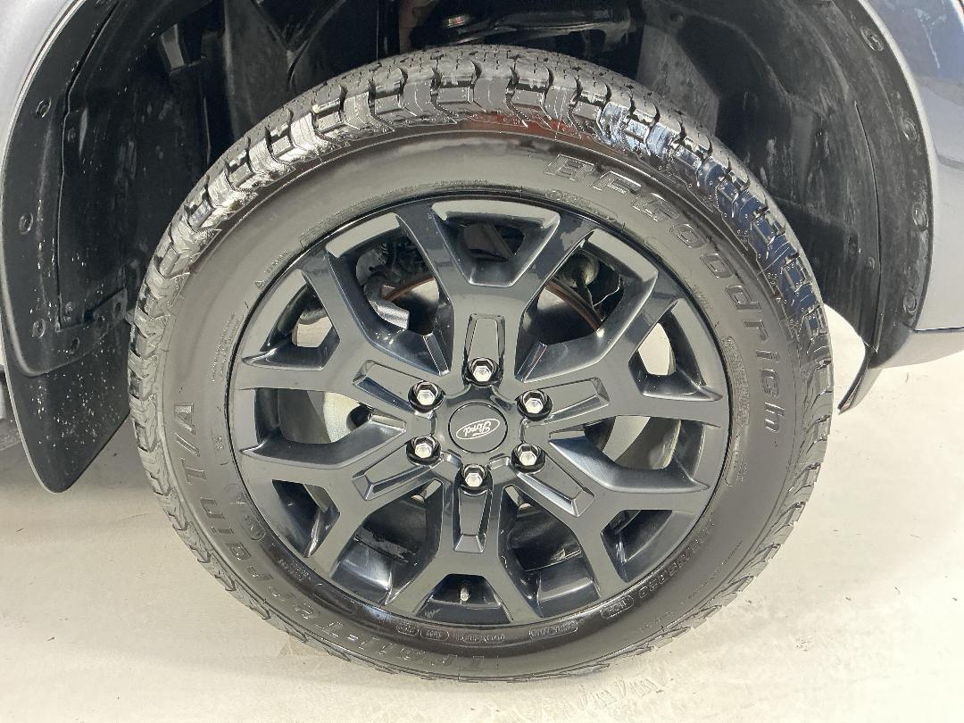 Photo '9' of Ford Everest