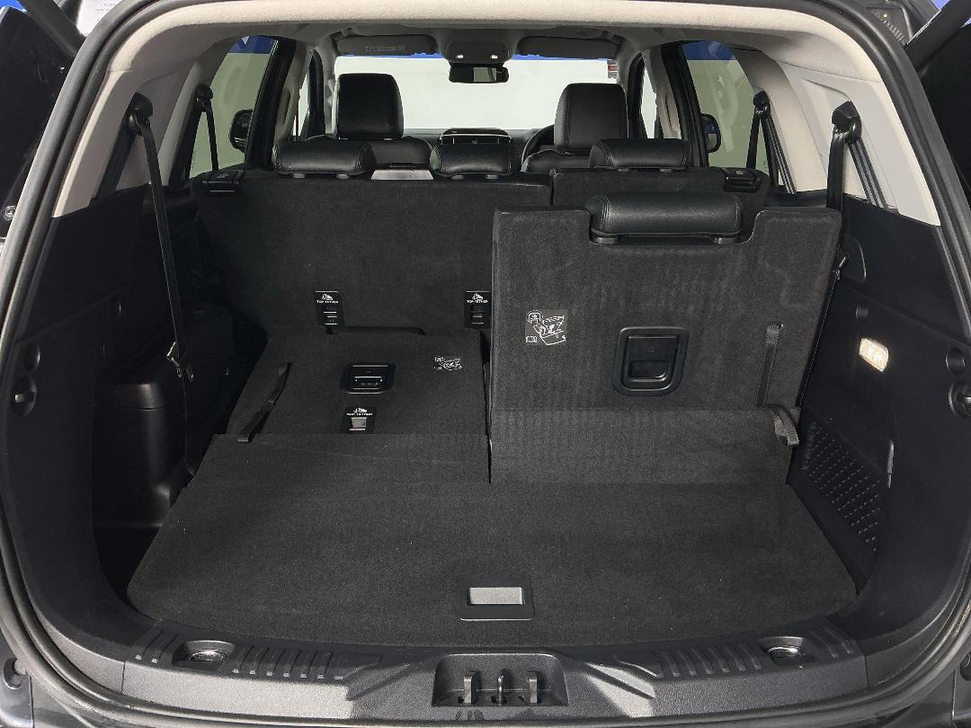 Photo '14' of Ford Everest