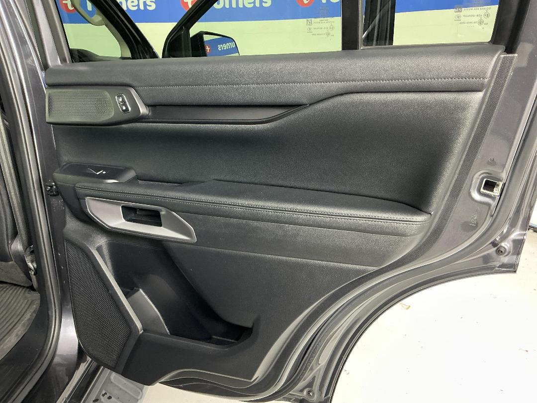 Photo '19' of Ford Everest