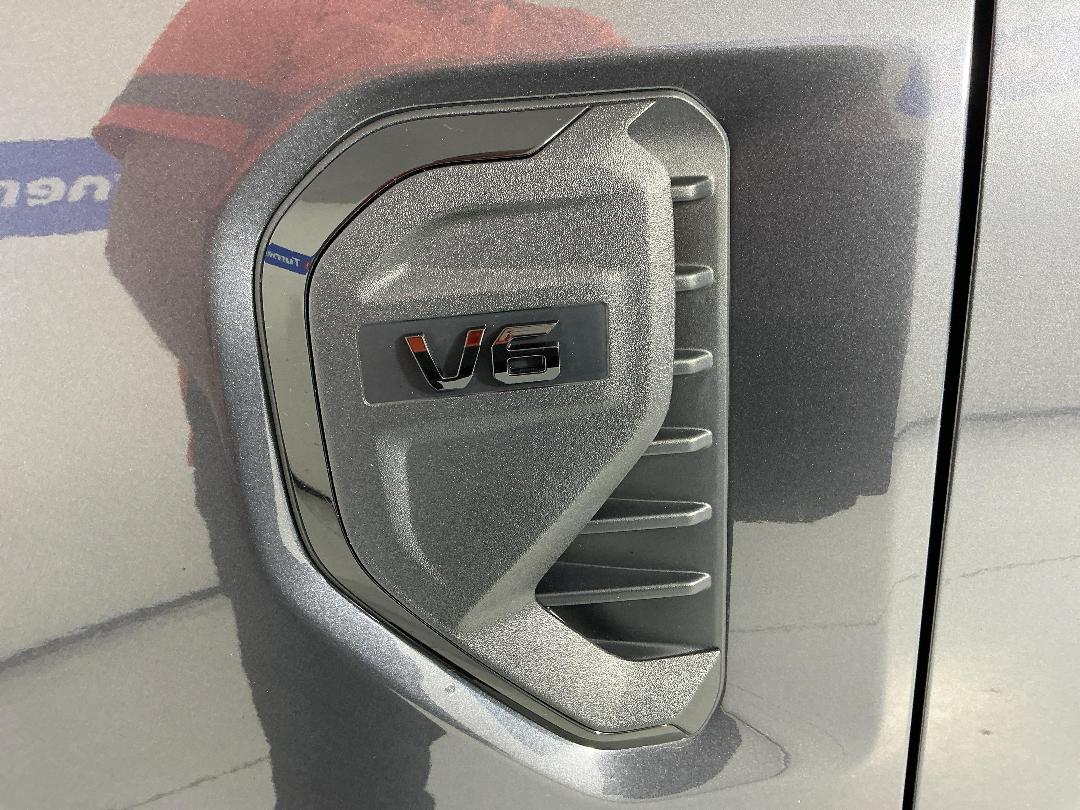 Photo '29' of Ford Everest