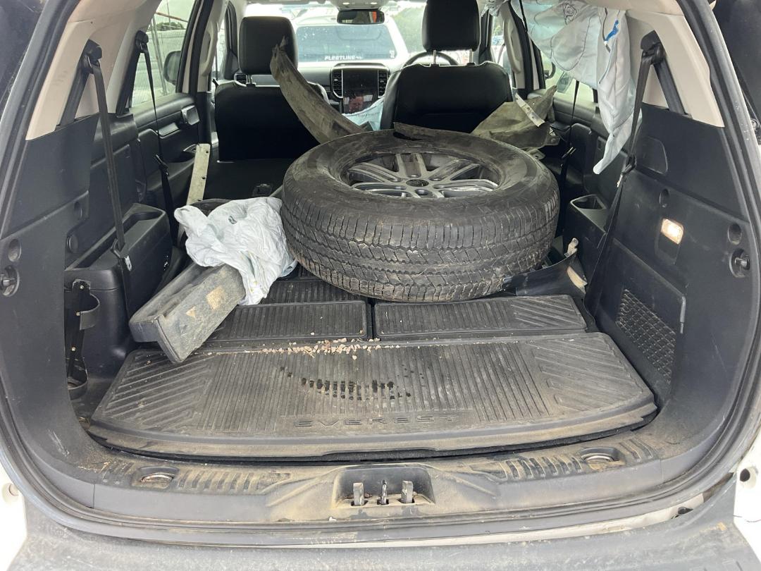 Photo '7' of Ford Everest Trend