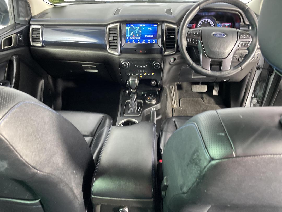 Photo '17' of Ford Everest