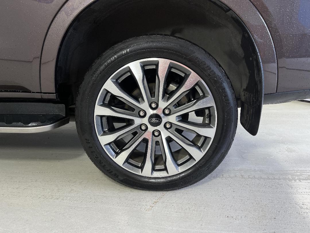 Photo '11' of Ford Everest Photo '11' of Ford Everest