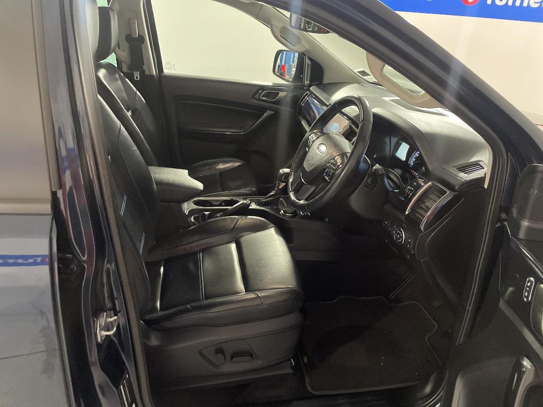 Photo '16' of Ford Everest