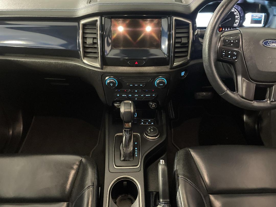 Photo '18' of Ford Everest