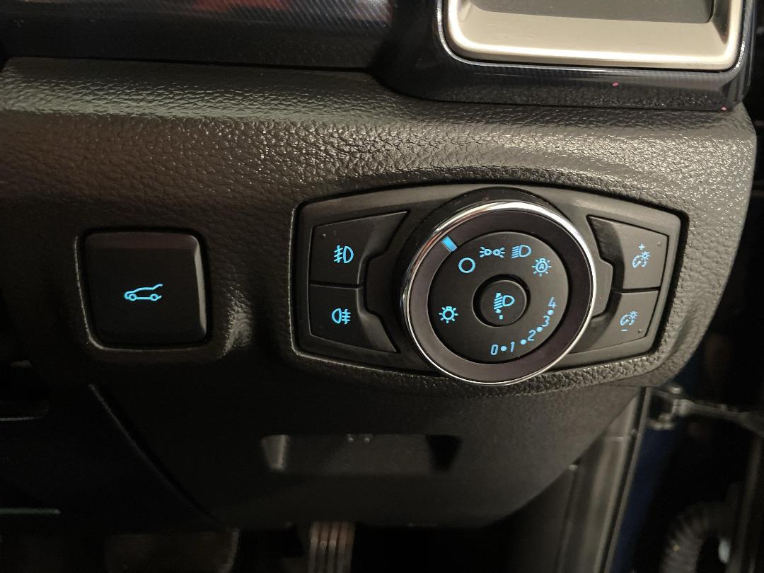 Photo '25' of Ford Everest