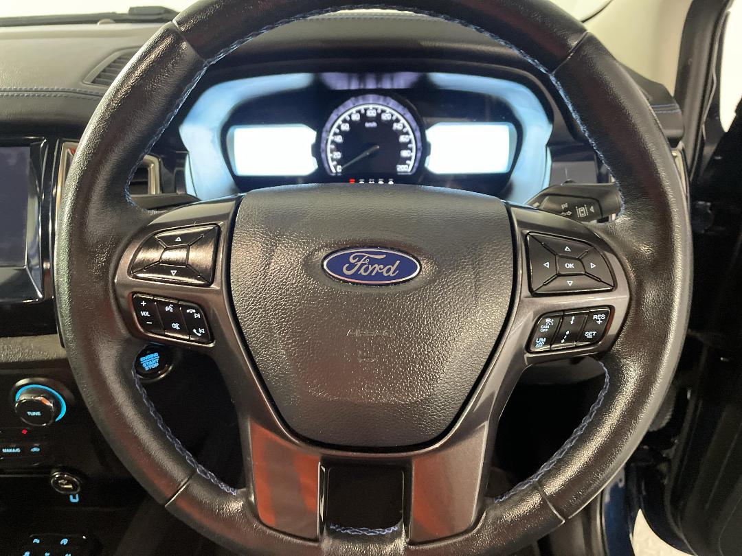 Photo '28' of Ford Everest