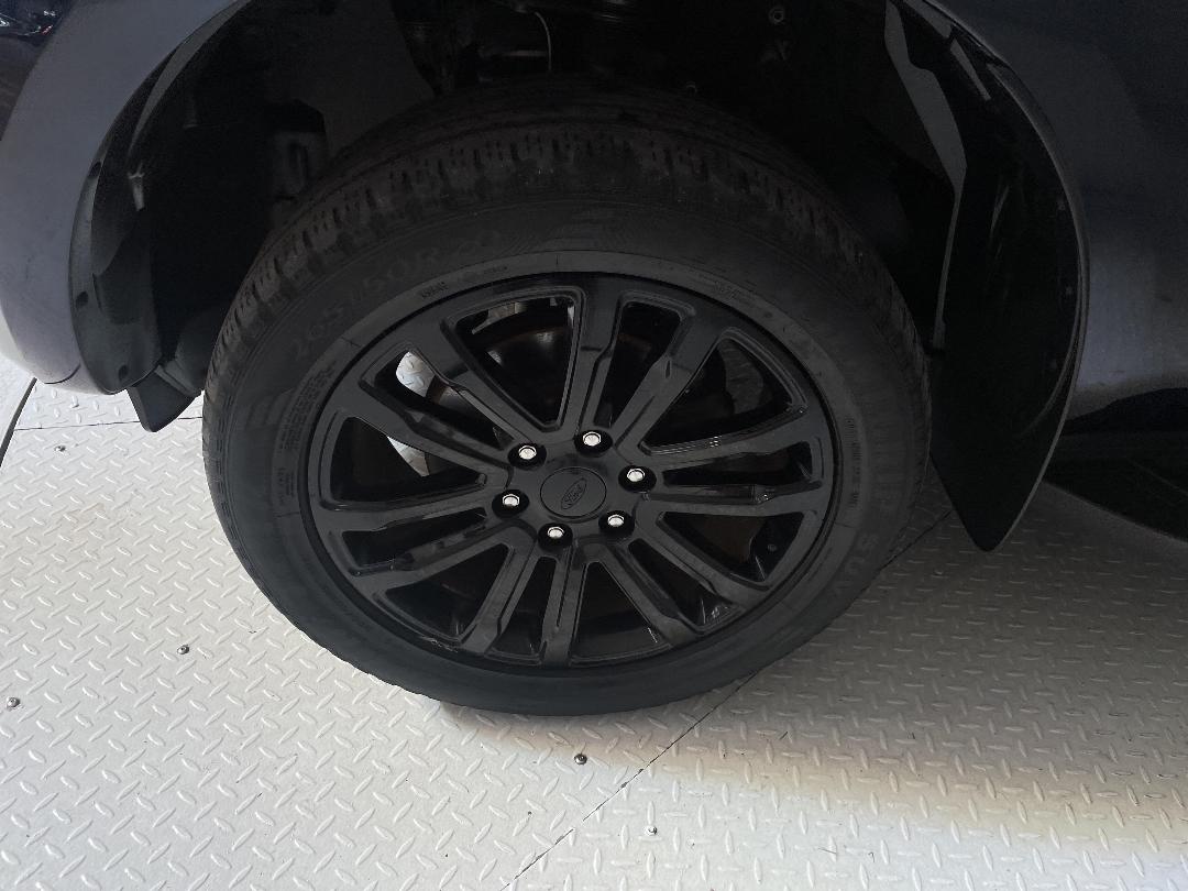 Photo '10' of Ford Everest