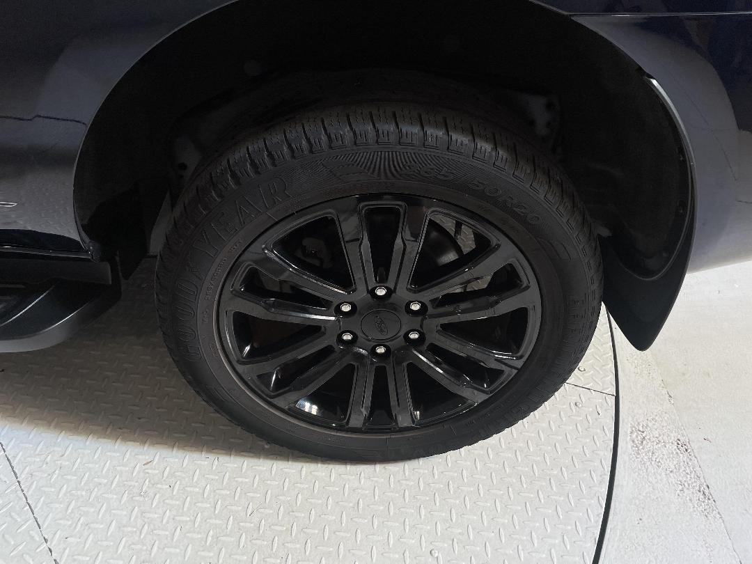 Photo '11' of Ford Everest