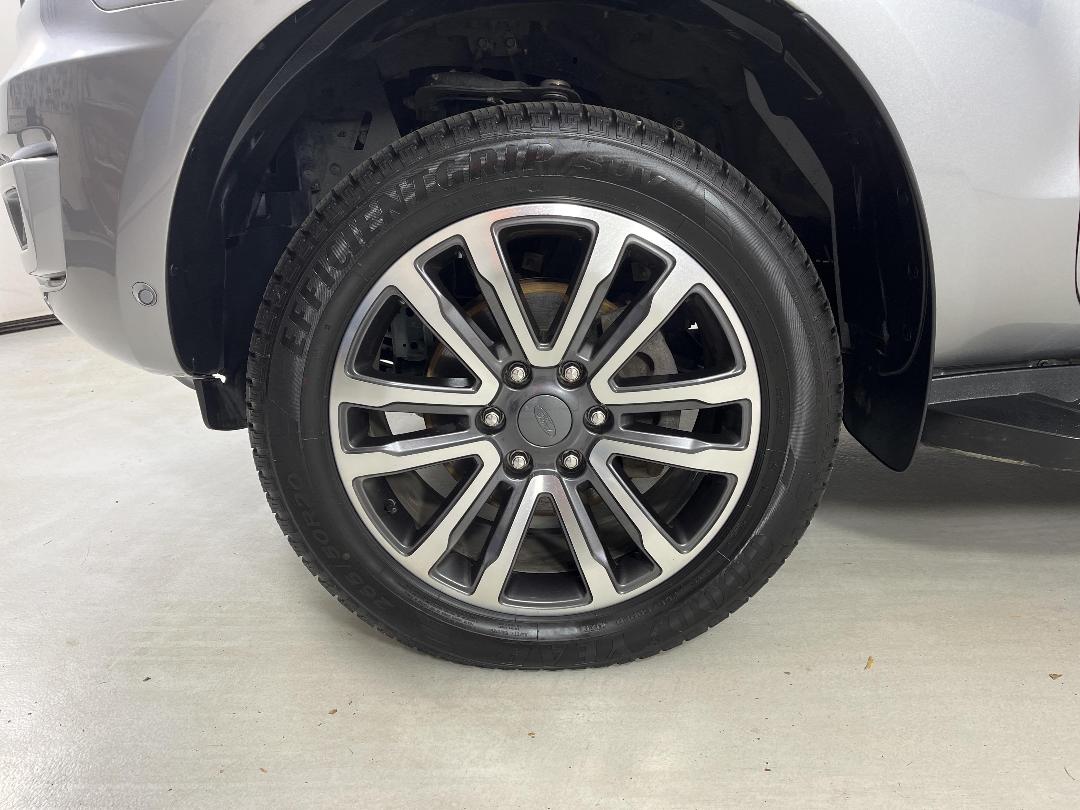 Photo '10' of Ford Everest