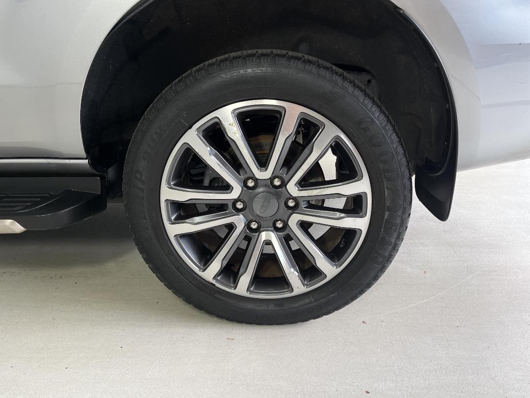 Photo '11' of Ford Everest