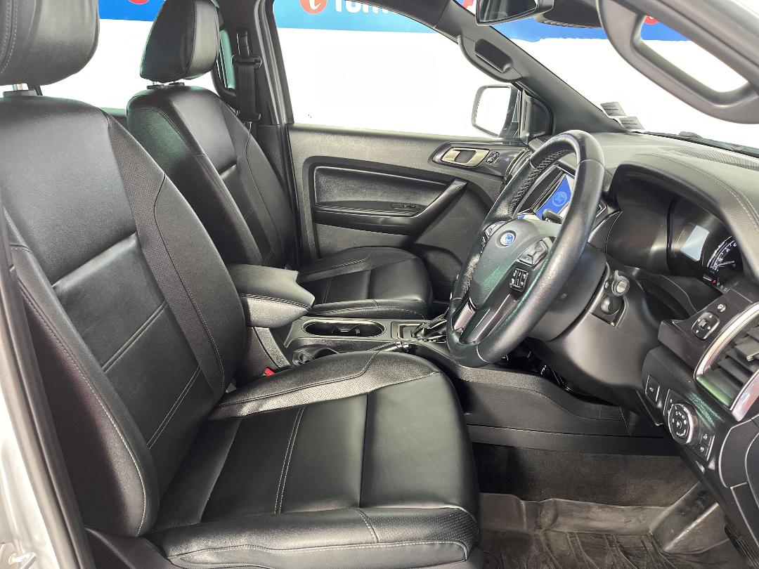 Photo '16' of Ford Everest