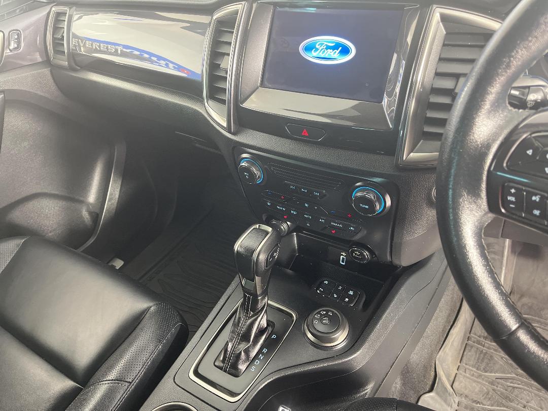 Photo '18' of Ford Everest