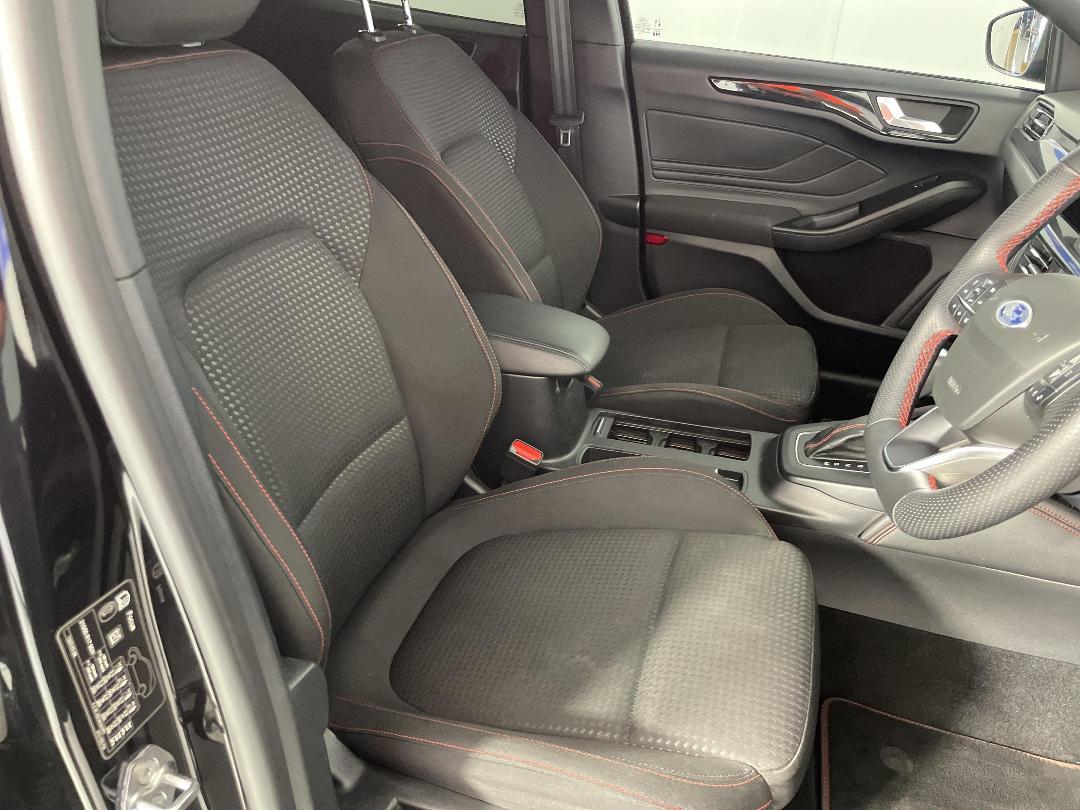 Photo '16' of Ford Focus