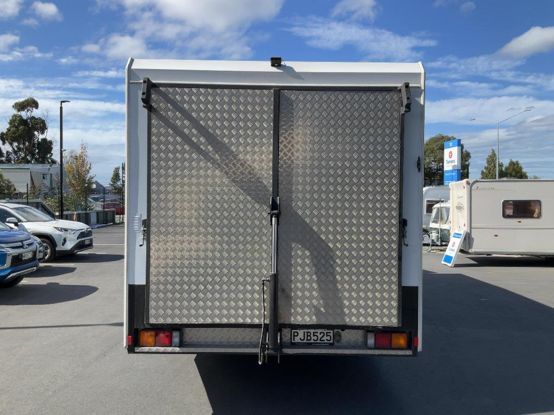 Photo '4' of Fuso Fighter FK62FLY1Rfal Horse Truck