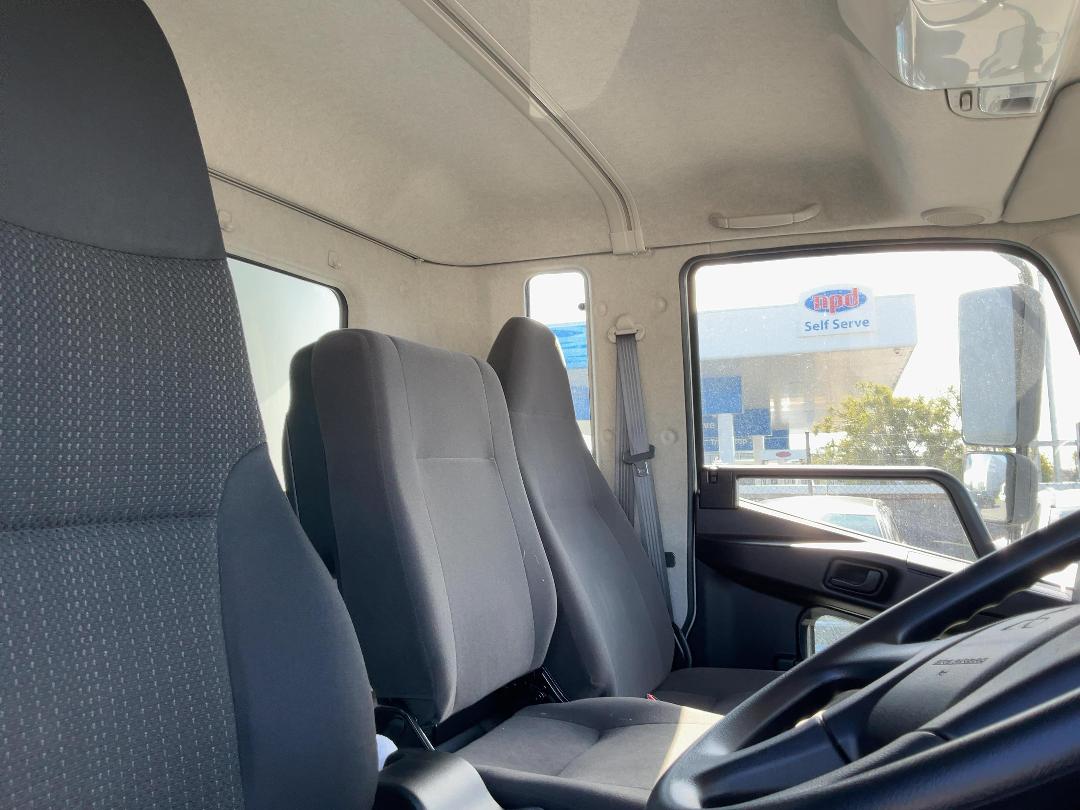 Photo '10' of Fuso Fighter FK62FLY1Rfal Horse Truck