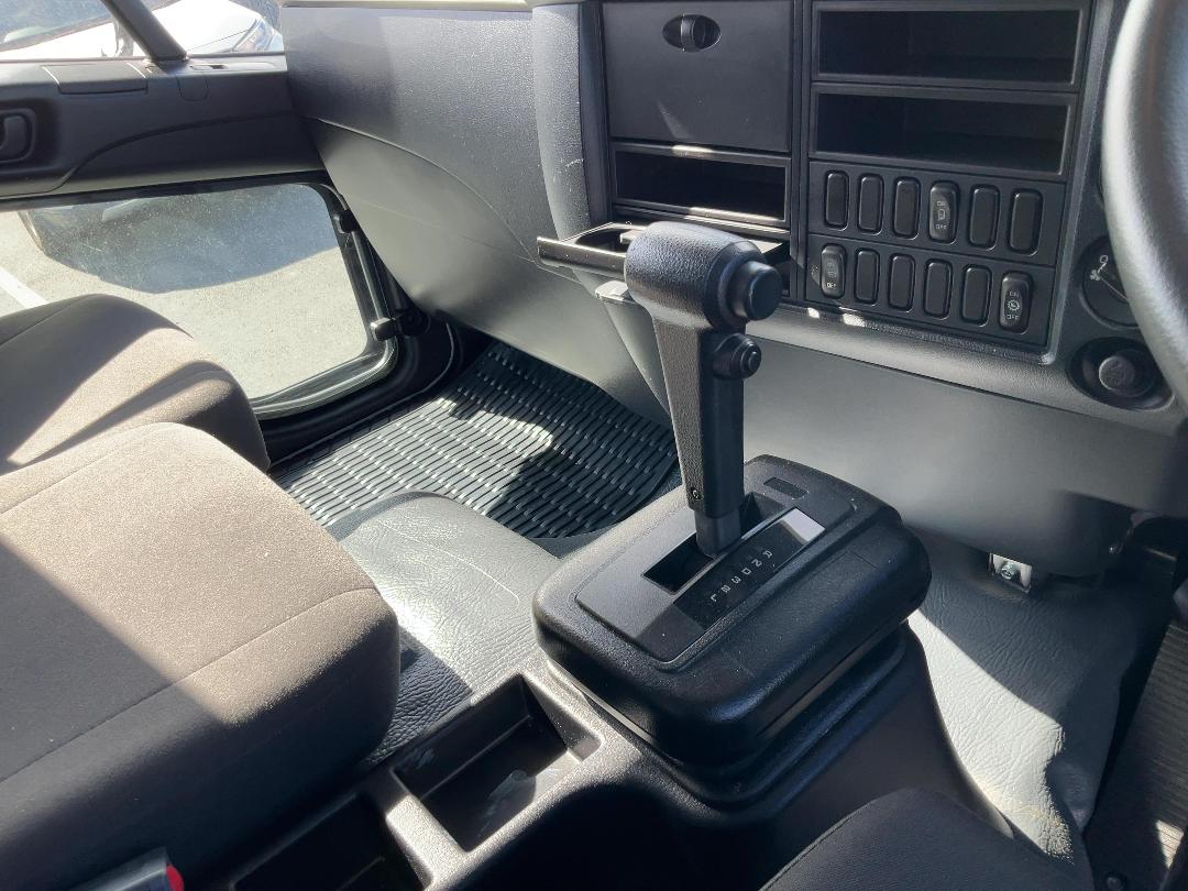 Photo '12' of Fuso Fighter FK62FLY1Rfal Horse Truck