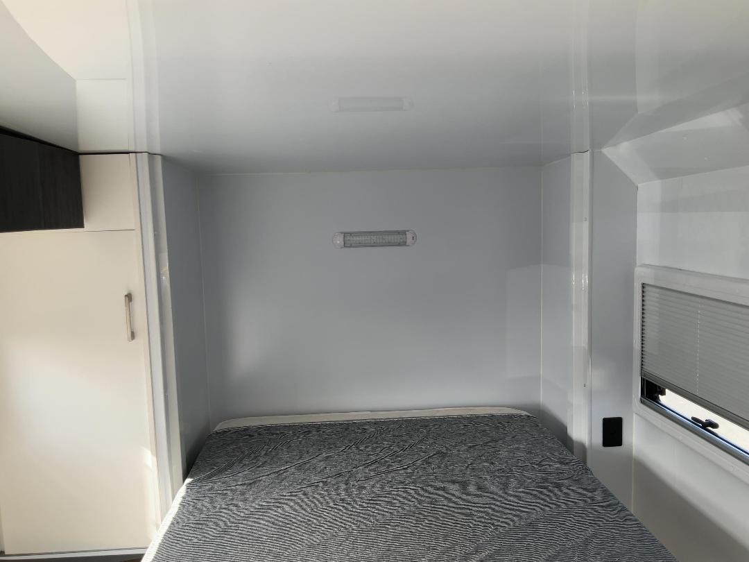 Photo '22' of Fuso Fighter FK62FLY1Rfal Horse Truck