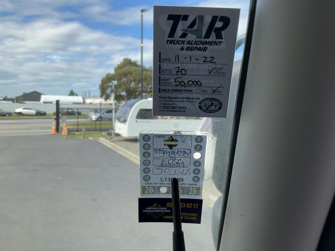 Photo '49' of Fuso Fighter FK62FLY1Rfal Horse Truck