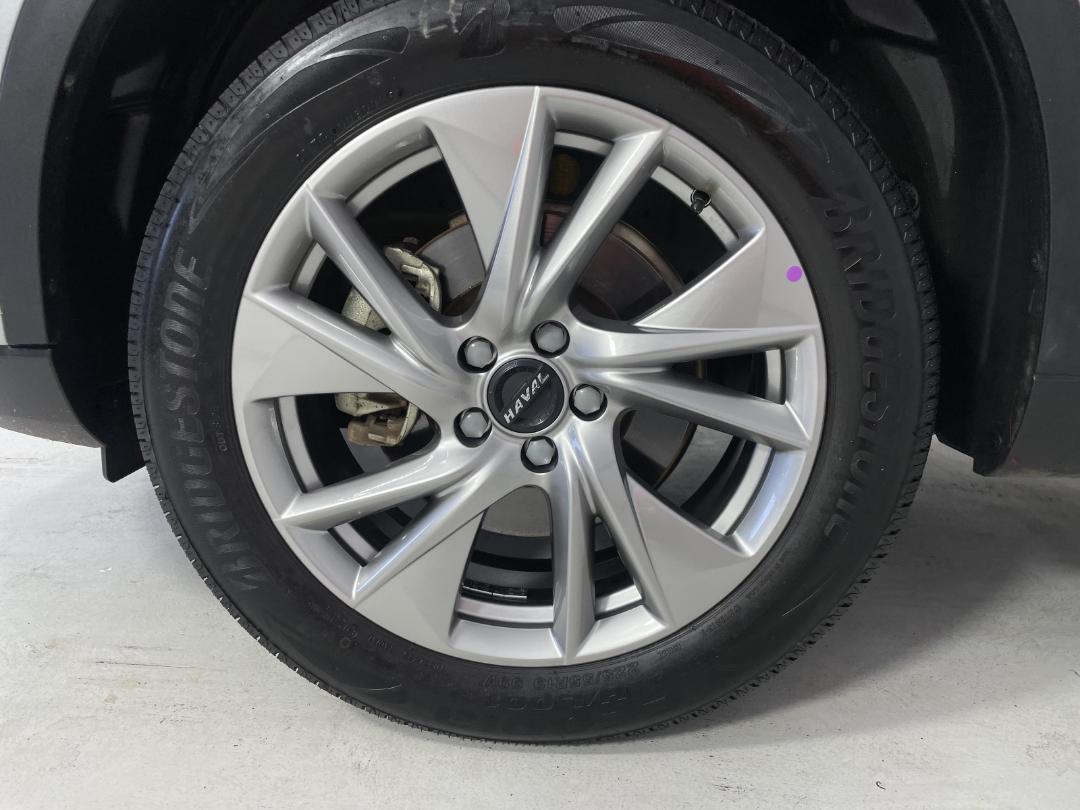 Photo '10' of Haval H6