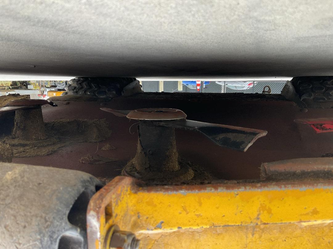 Photo '13' of Hustler HyperDrive Super Z 60" 914336EX Ride On Mower Photo '13' of Hustler HyperDrive Super Z 60" 914336EX Ride On Mower