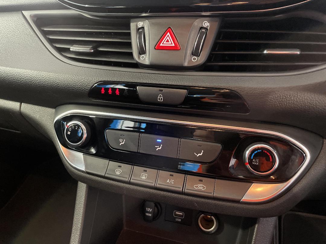 Photo '30' of Hyundai I30