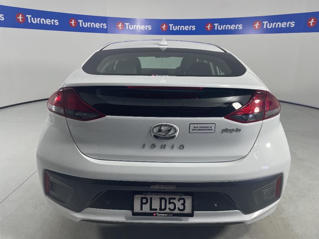 Photo '6' of Hyundai Ioniq Photo '6' of Hyundai Ioniq