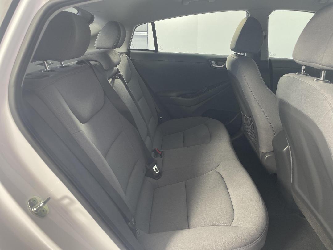 Photo '20' of Hyundai Ioniq Photo '20' of Hyundai Ioniq