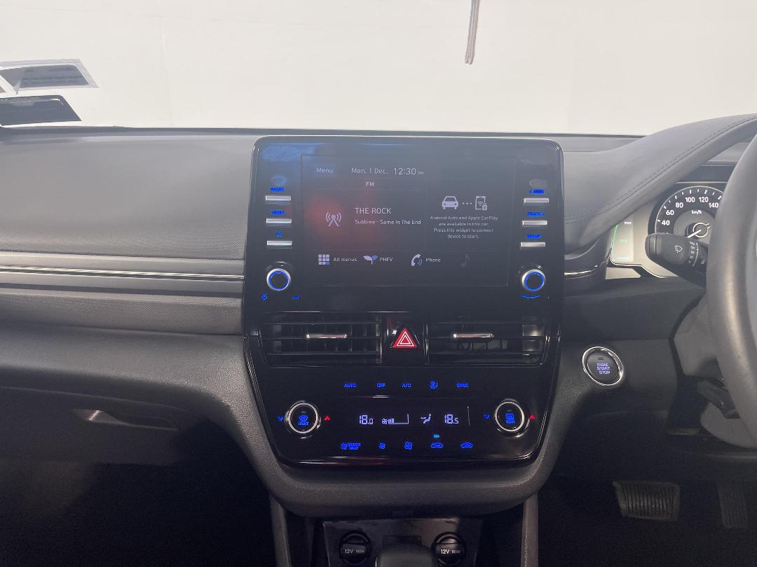 Photo '18' of Hyundai Ioniq Photo '18' of Hyundai Ioniq