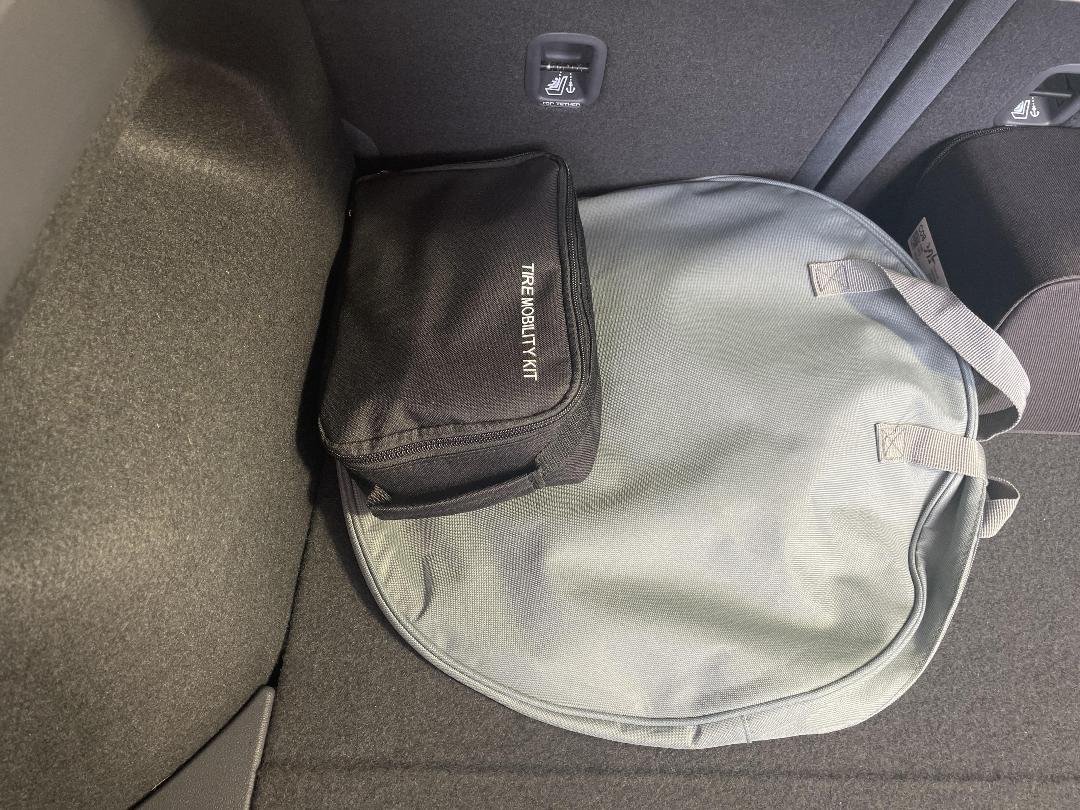 Photo '23' of Hyundai Ioniq Photo '23' of Hyundai Ioniq