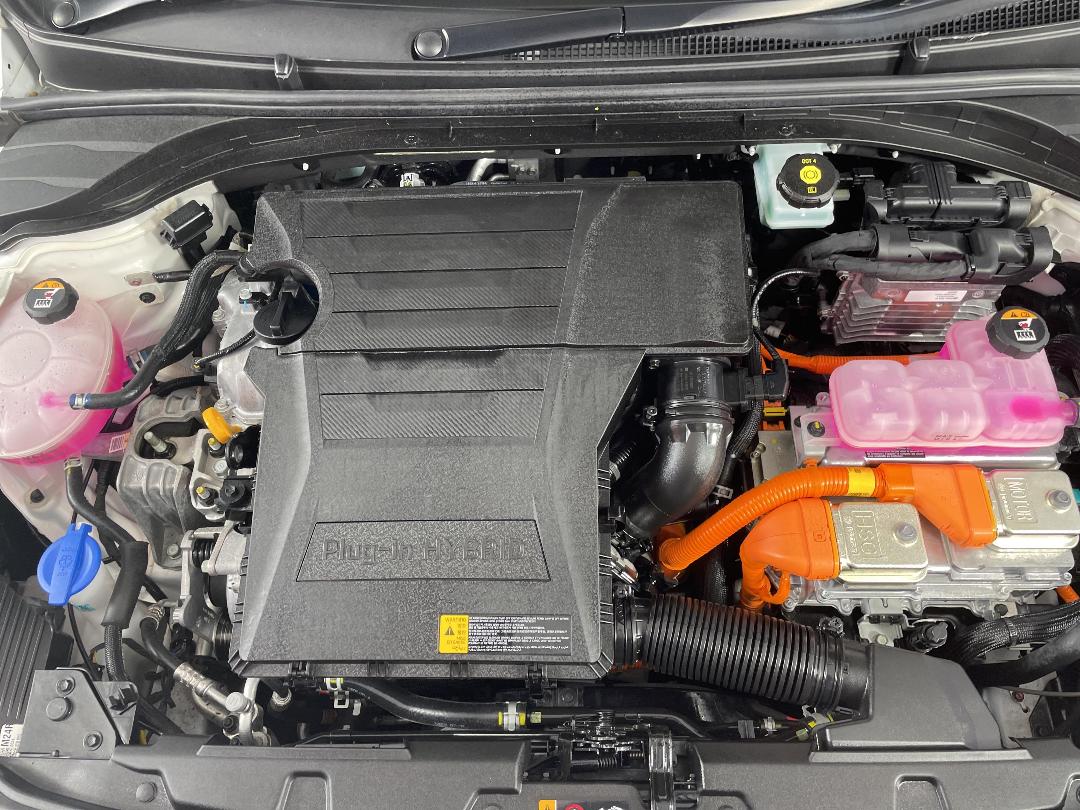 Photo '13' of Hyundai Ioniq Photo '13' of Hyundai Ioniq