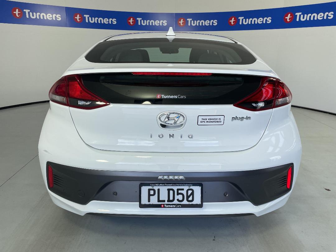 Photo '6' of Hyundai Ioniq Photo '6' of Hyundai Ioniq