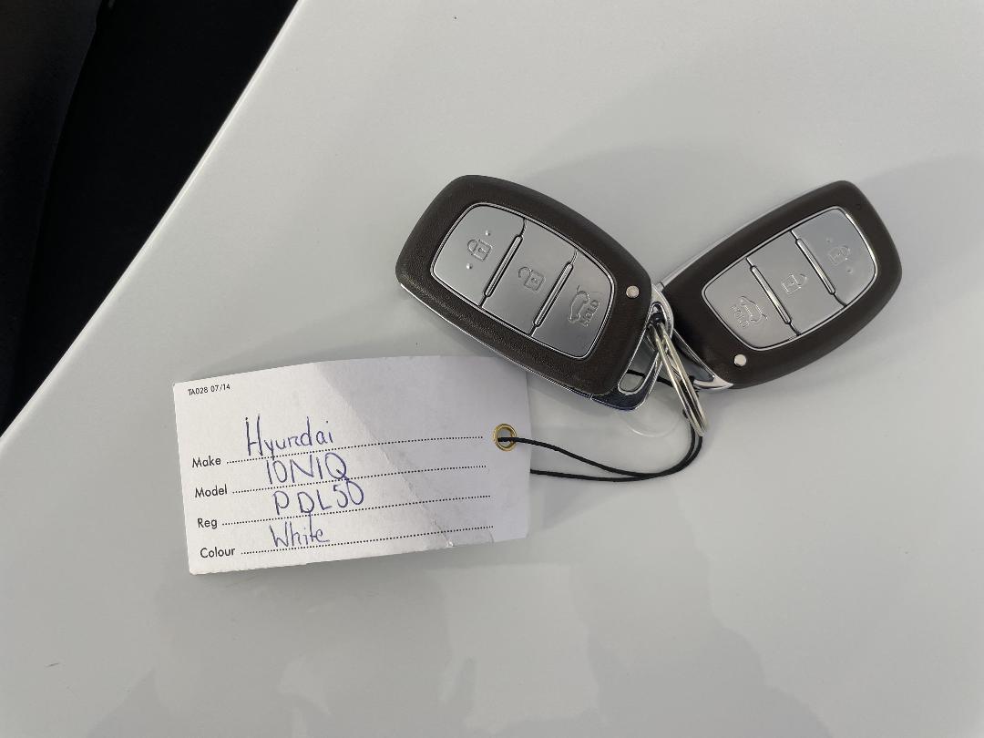 Photo '22' of Hyundai Ioniq Photo '22' of Hyundai Ioniq