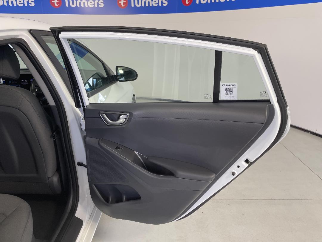 Photo '19' of Hyundai Ioniq Photo '19' of Hyundai Ioniq